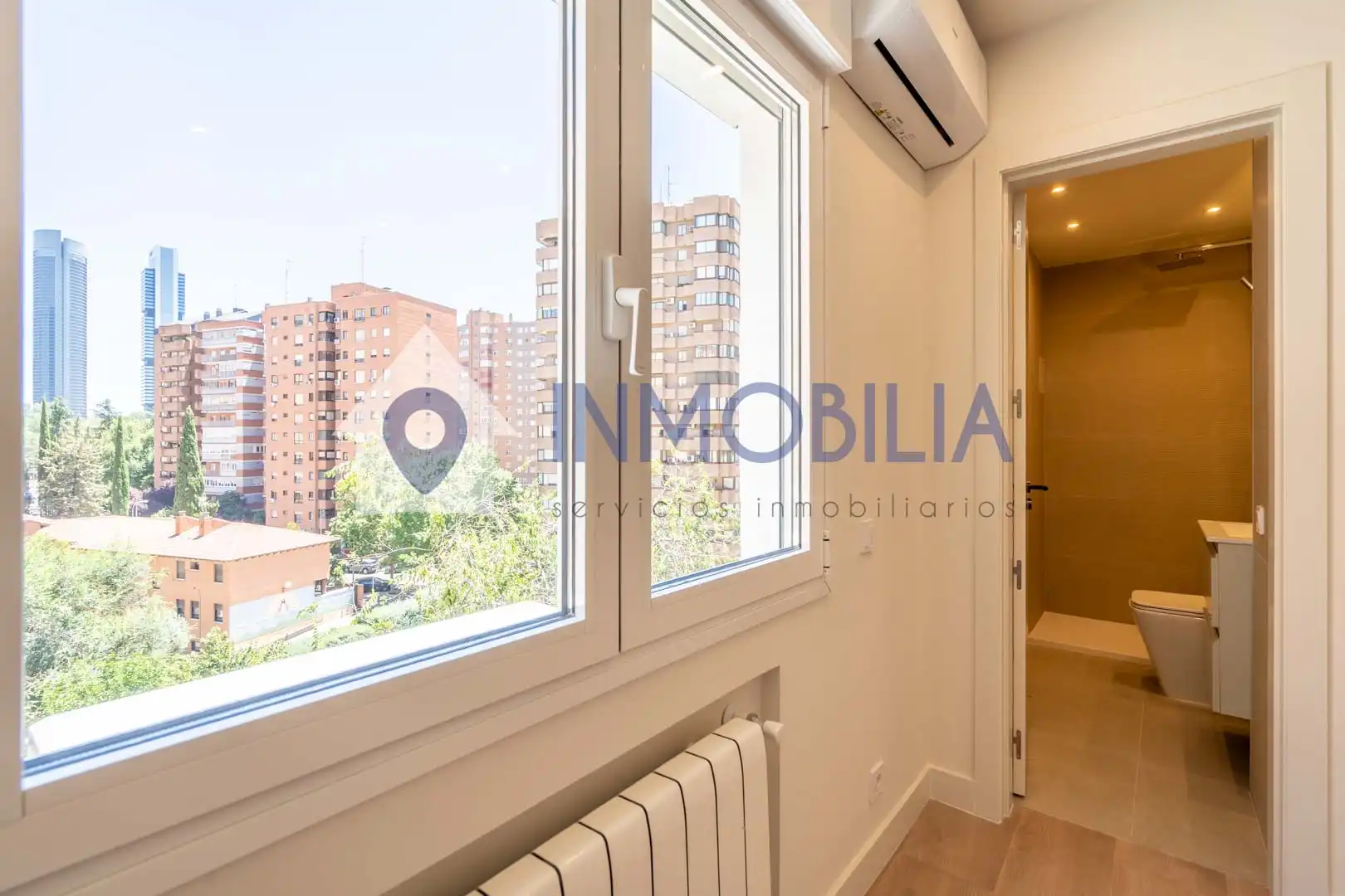 Bedroom of Flat for sale in Madrid  with Air Conditioner, Heating and Terrace