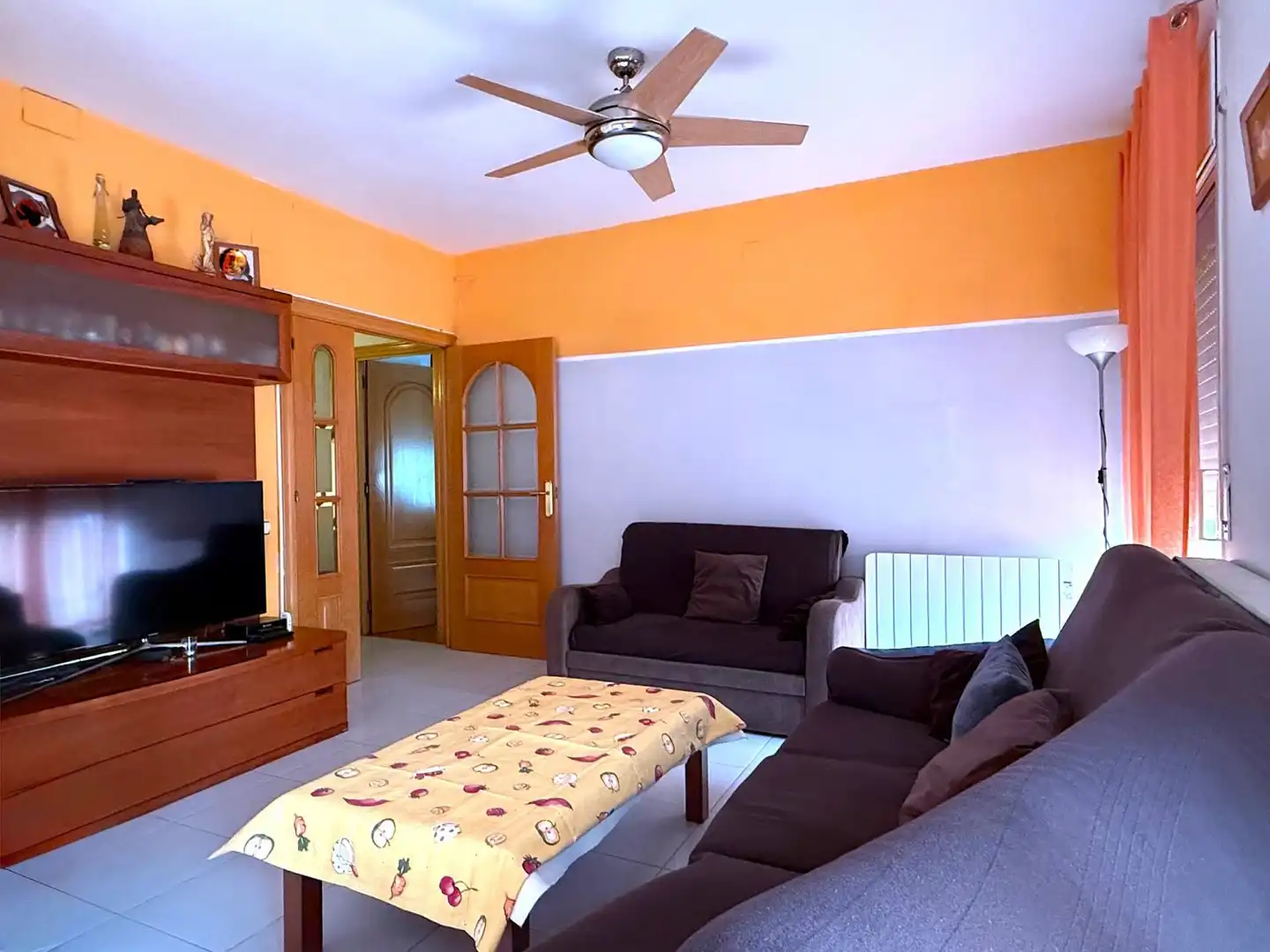 Sala d'estar de Casa adosada en venda en Sant Boi de Llobregat amb Terrassa i Traster