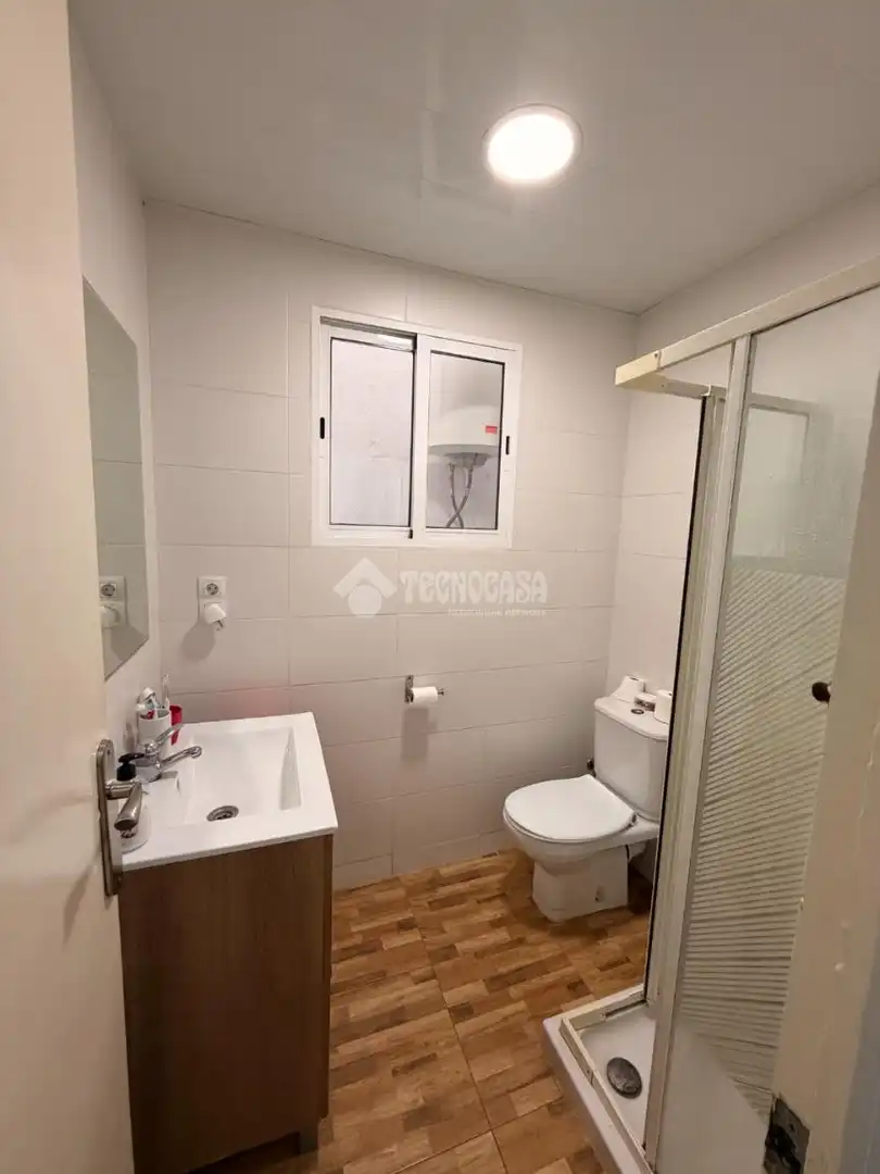 Casa bifamiliare con terrazza in vendita a Centre - Sant Oleguer, imagen 21