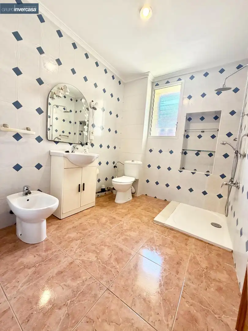 Baño de Piso en venta en Valencia con Aire acondicionado