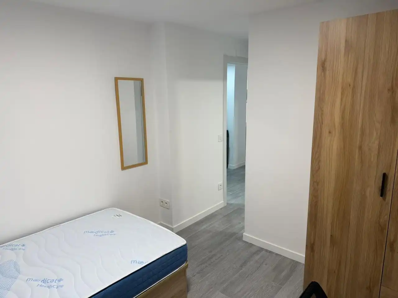 Dormitori de Planta baixa de lloguer en Madrid amb Aire condicionat i Moblat