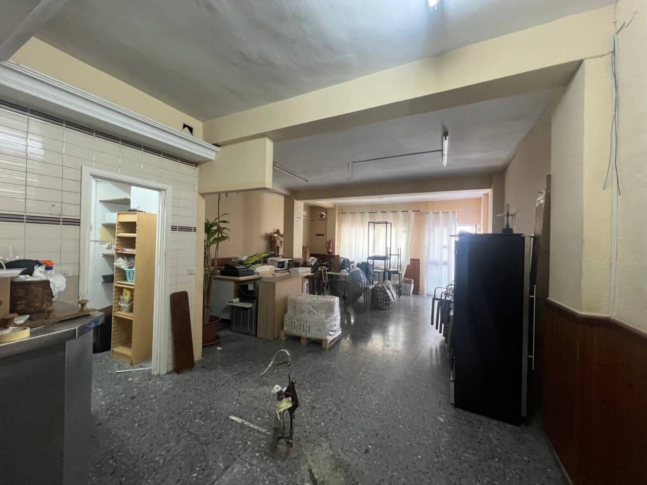 Premises to rent in Estepona  with Air Conditioner