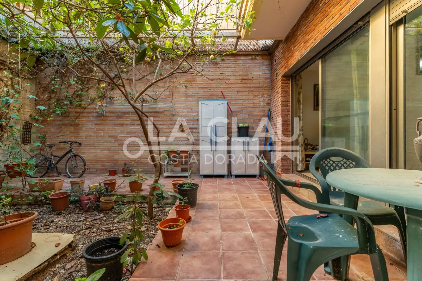 Terrasse von Einfamilien-Reihenhaus zum Verkauf in Gavà mit Heizung