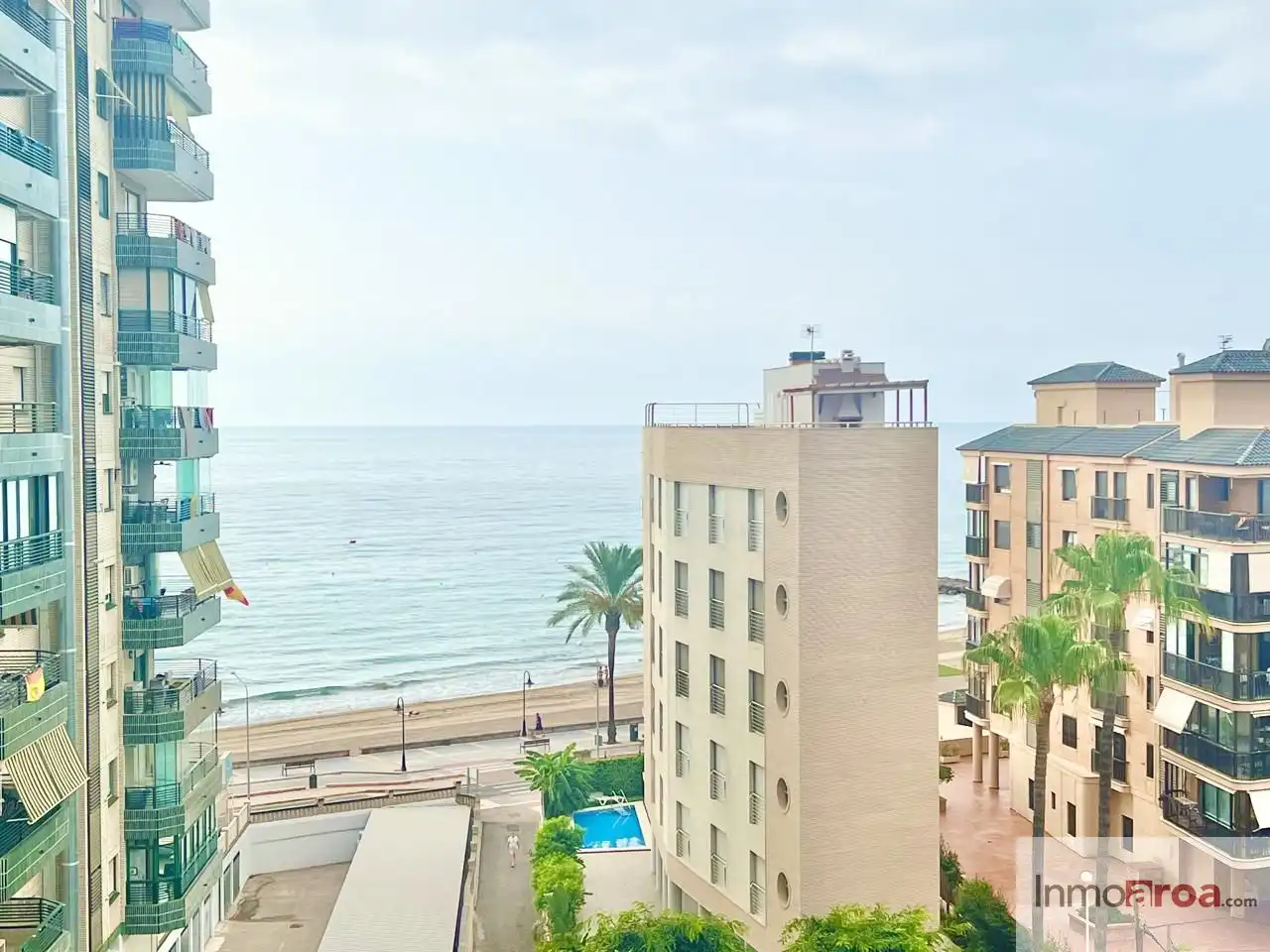 Vista exterior de Pis en venda en Benicasim / Benicàssim amb Aire condicionat, Calefacció i Jardí privat