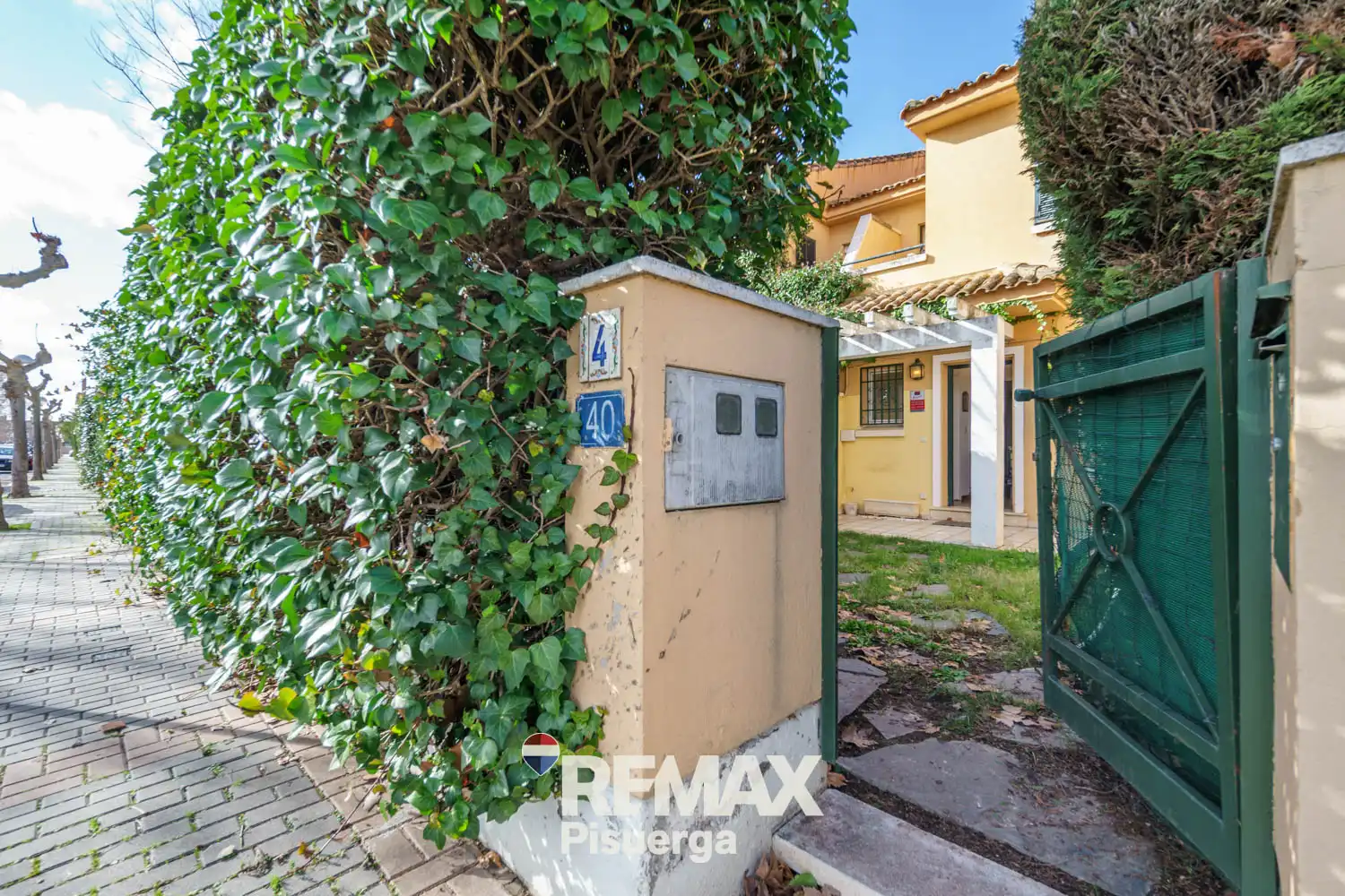 Vista exterior de Casa o chalet en venta en Simancas con Calefacción, Terraza y Trastero