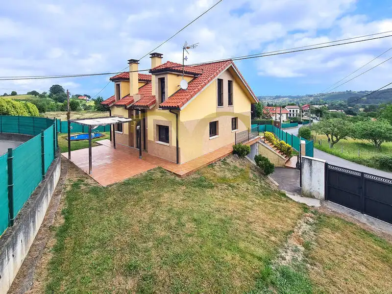 Vista exterior de Casa o chalet en venta en Gijón  con Calefacción, Jardín privado y Balcón