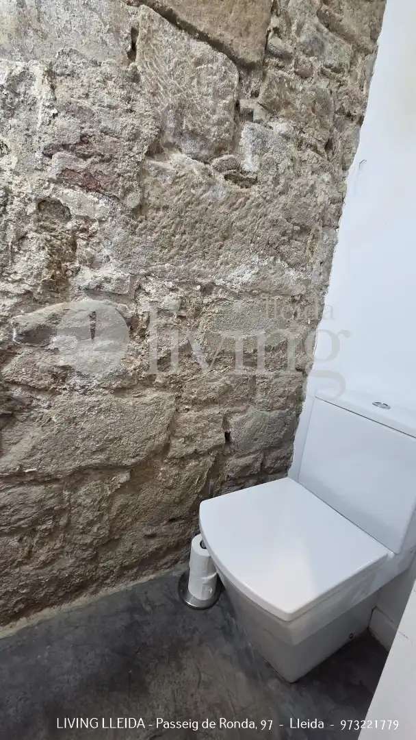 Local de lloguer en Lleida amb Aire condicionat, Calefacció i Moblat
