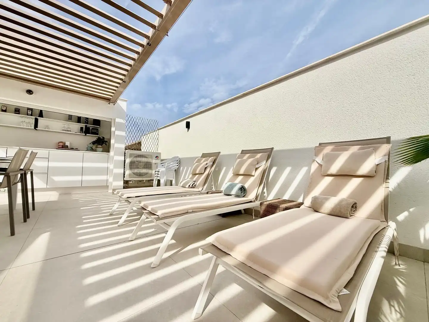 Terrasse von Dachboden zum Verkauf in San Pedro del Pinatar mit Klimaanlage, Heizung und Privatgarten