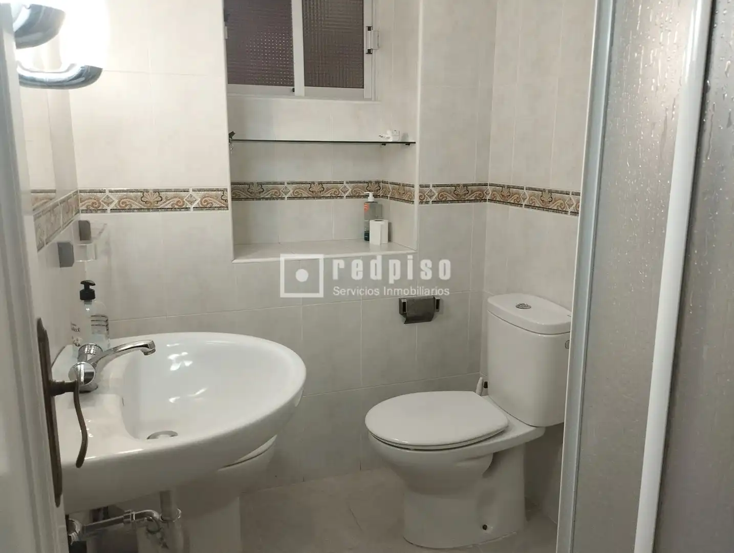 Bany de Pis de lloguer en Sevilla amb Aire condicionat, Calefacció i Terrassa