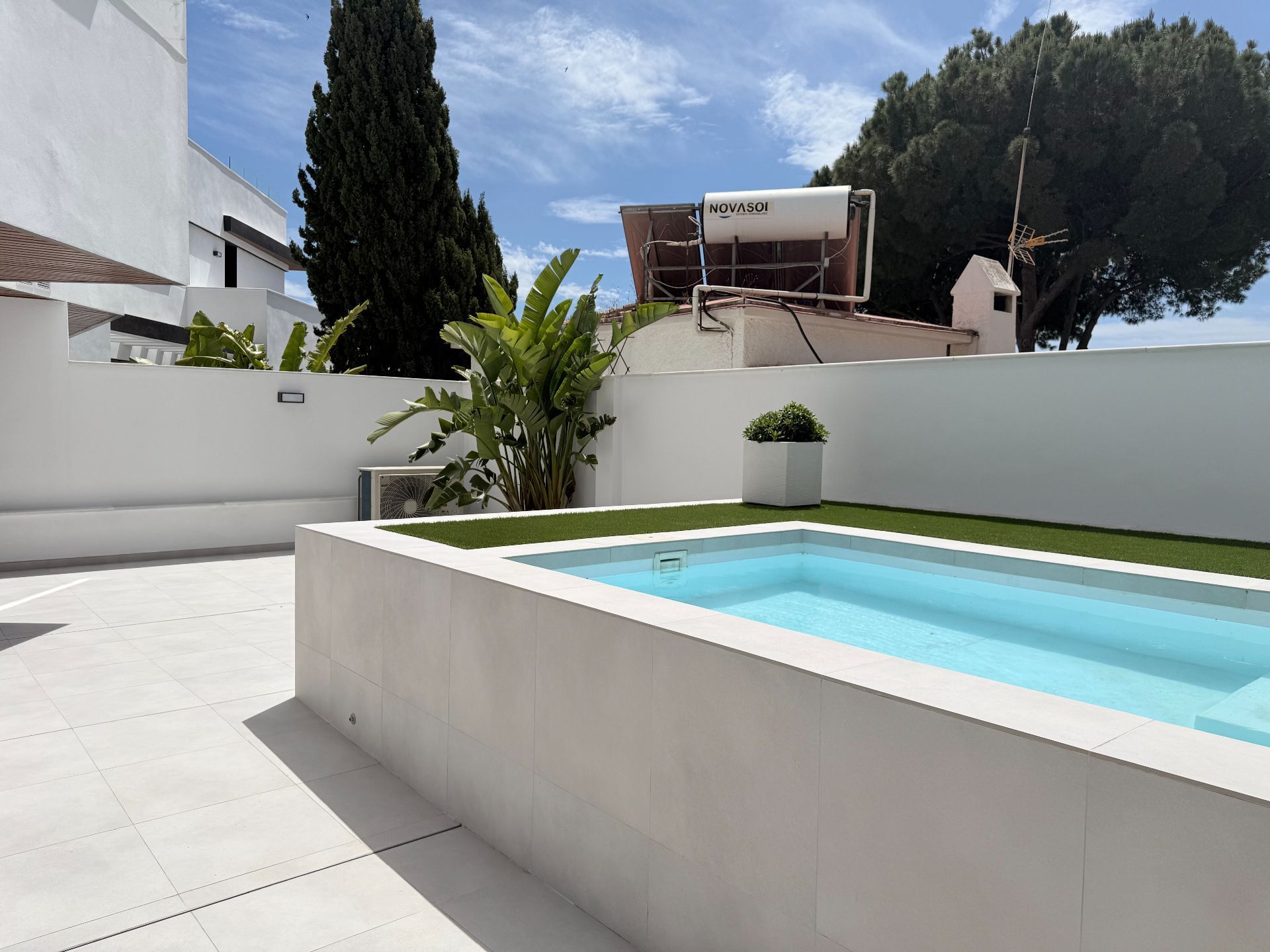 Swimming pool of Flat for sale in Torremolinos  with Air Conditioner, Heating and Terrace