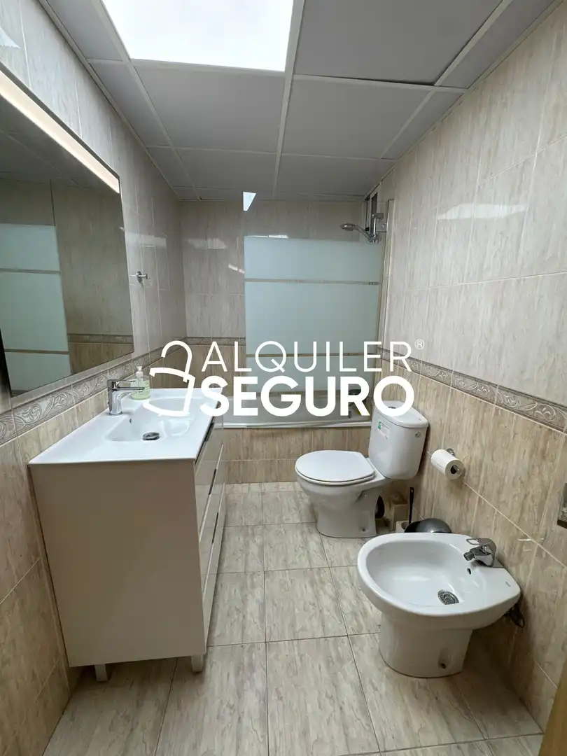 Badezimmer von Wohnung zur Miete in Málaga mit Klimaanlage, Terrasse und Möbliert