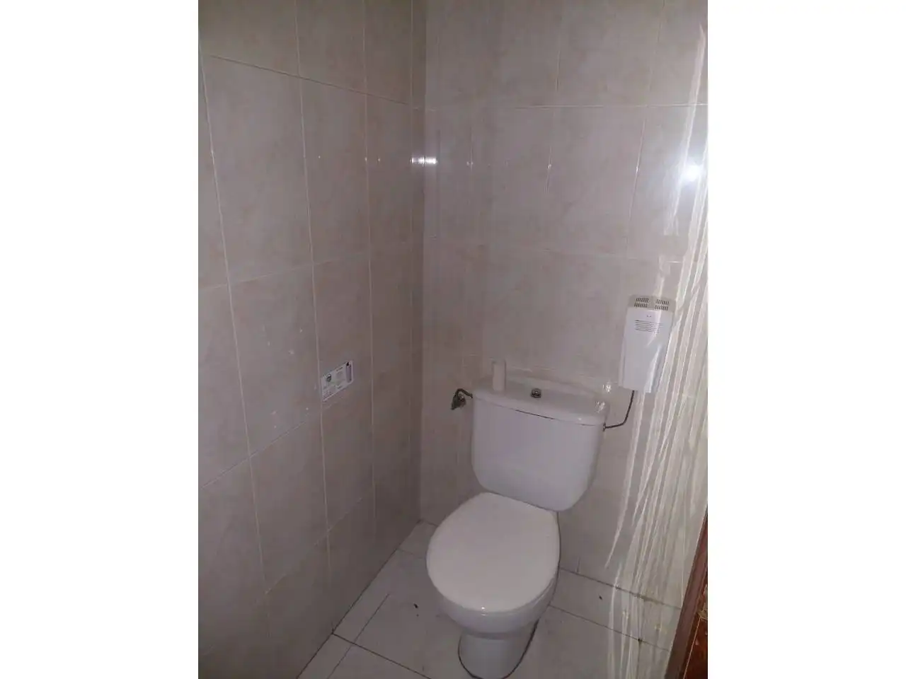 Badezimmer von Geschaftsraum zur Miete in Mieres (Asturias) mit Alarm