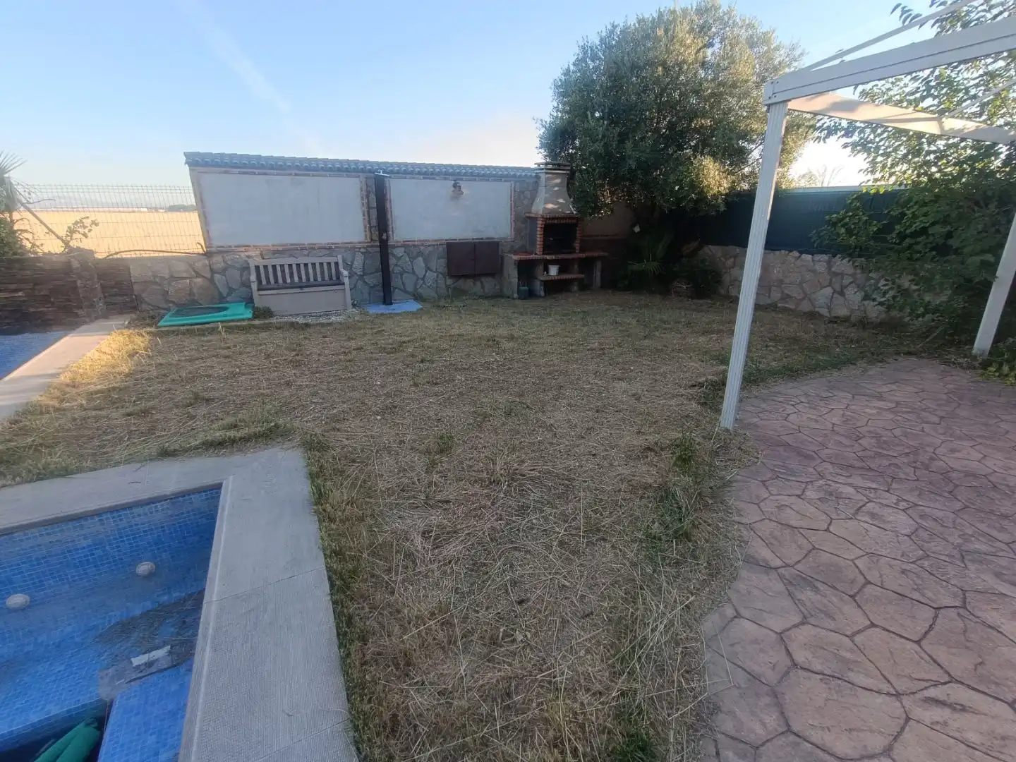 Chalet con piscina en venta en Avenida Aragoneses 1, imagen 3