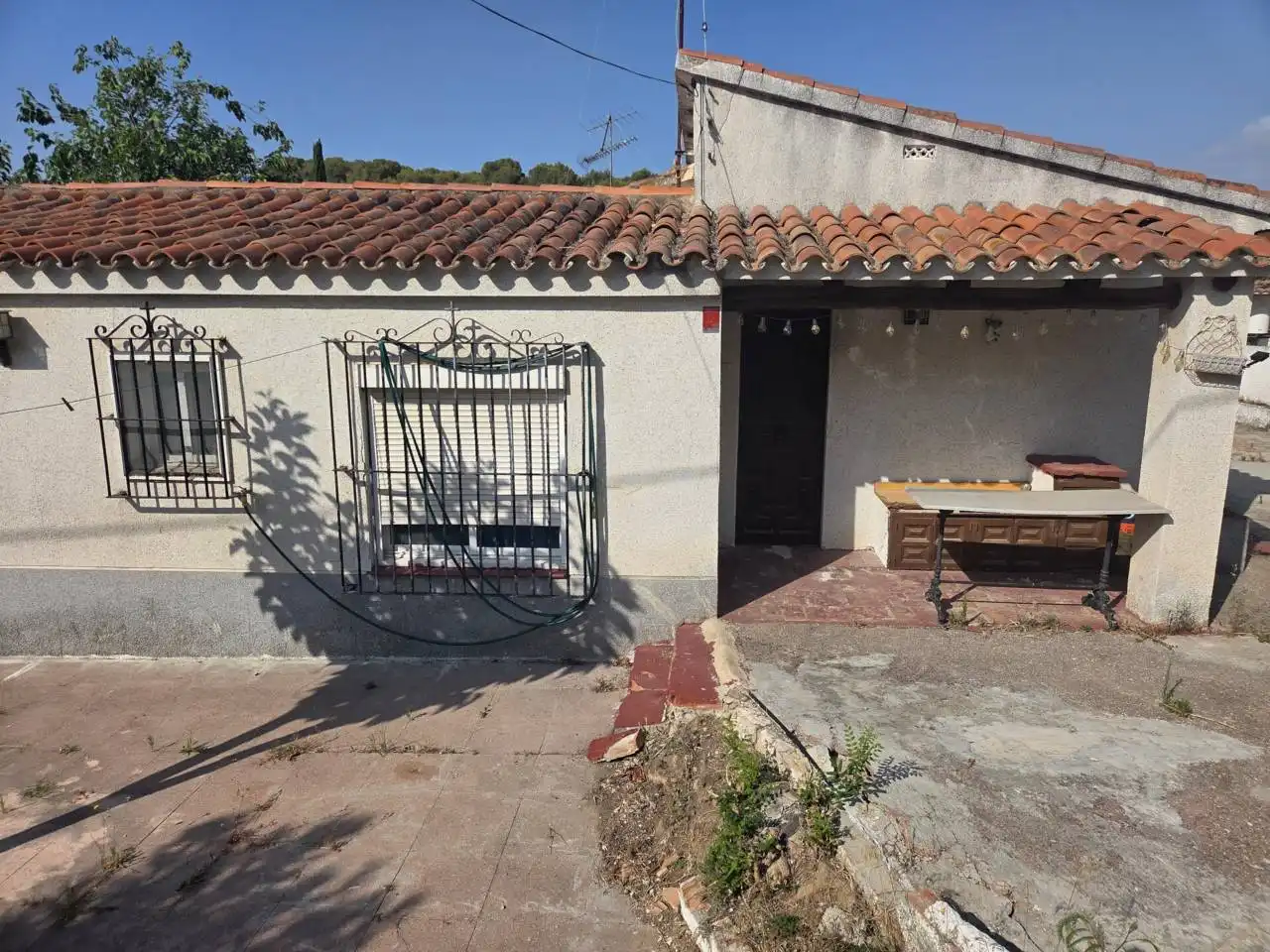 Vista exterior de Casa o xalet en venda en Cunit amb Jardí privat i Terrassa