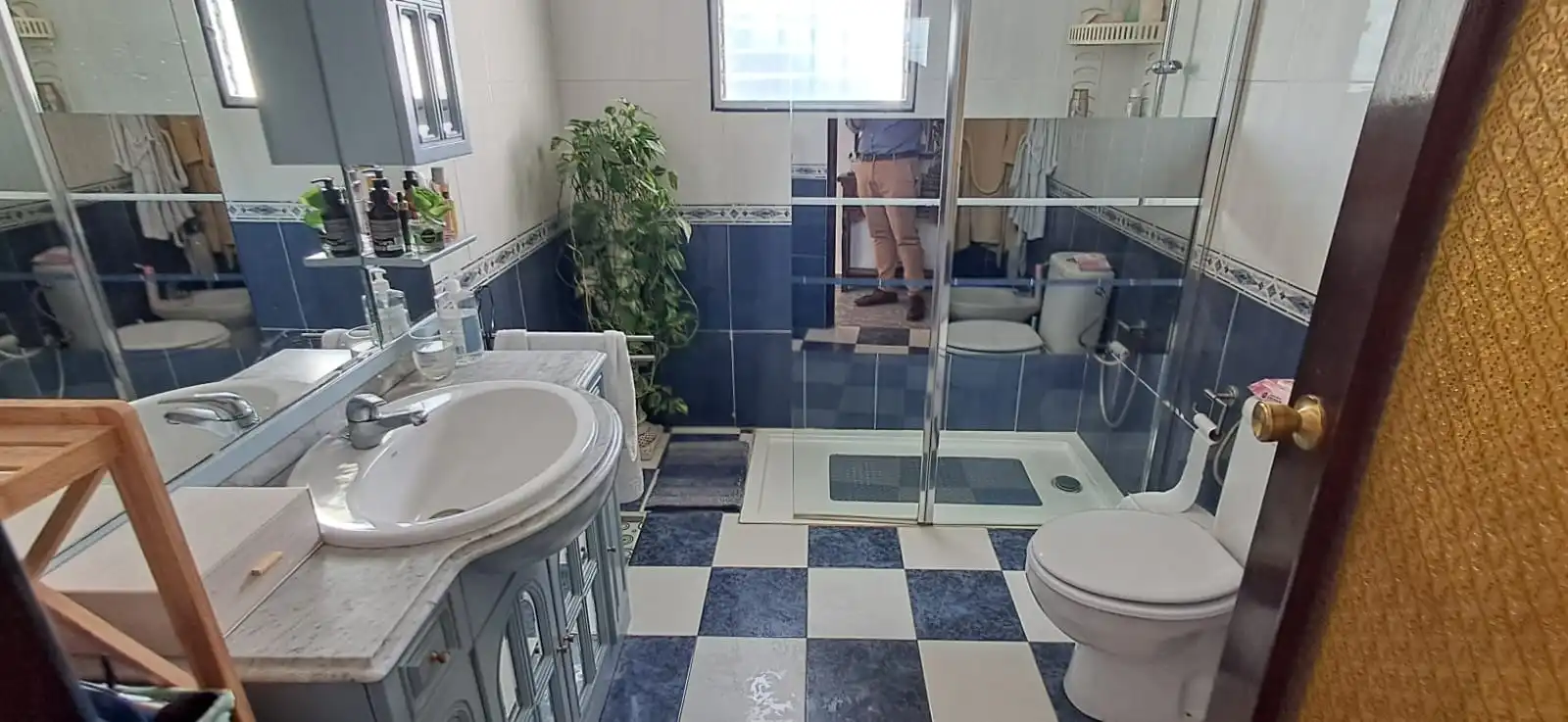 Bathroom of Houses for sale in Utrera  with Private garden and Swimming Pool