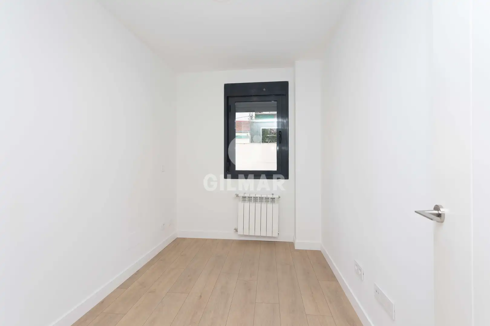 Habitación de Dúplex en venta en Madrid con Calefacción