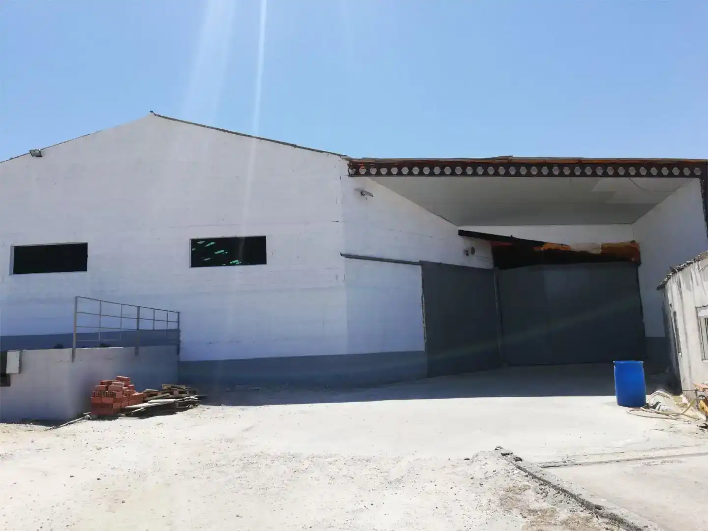 Außenansicht von Fabrikhallen zur Miete in Hernansancho, Ávila
