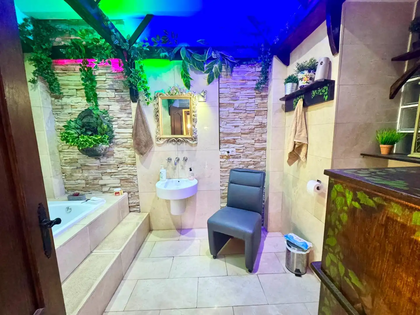Bany de Casa o xalet en venda en Elche / Elx amb Aire condicionat, Jardí privat i Terrassa