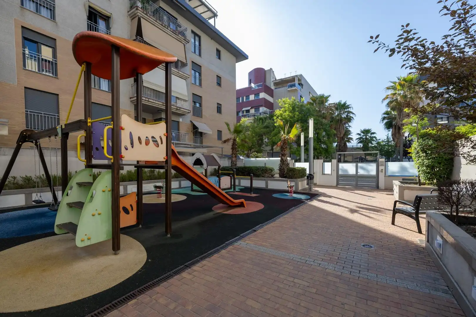 Terrassa de Apartament en venda en Granada amb Aire condicionat, Calefacció i Jardí privat