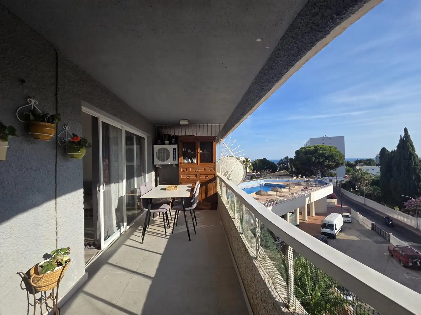Terraza de Piso de alquiler en Benalmádena con Terraza y Piscina comunitaria