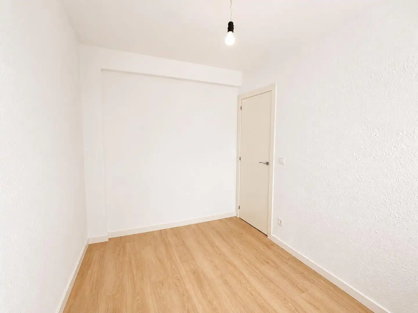 Dormitori de Pis en venda en Zaragoza amb Calefacció, Parquet i Terrassa