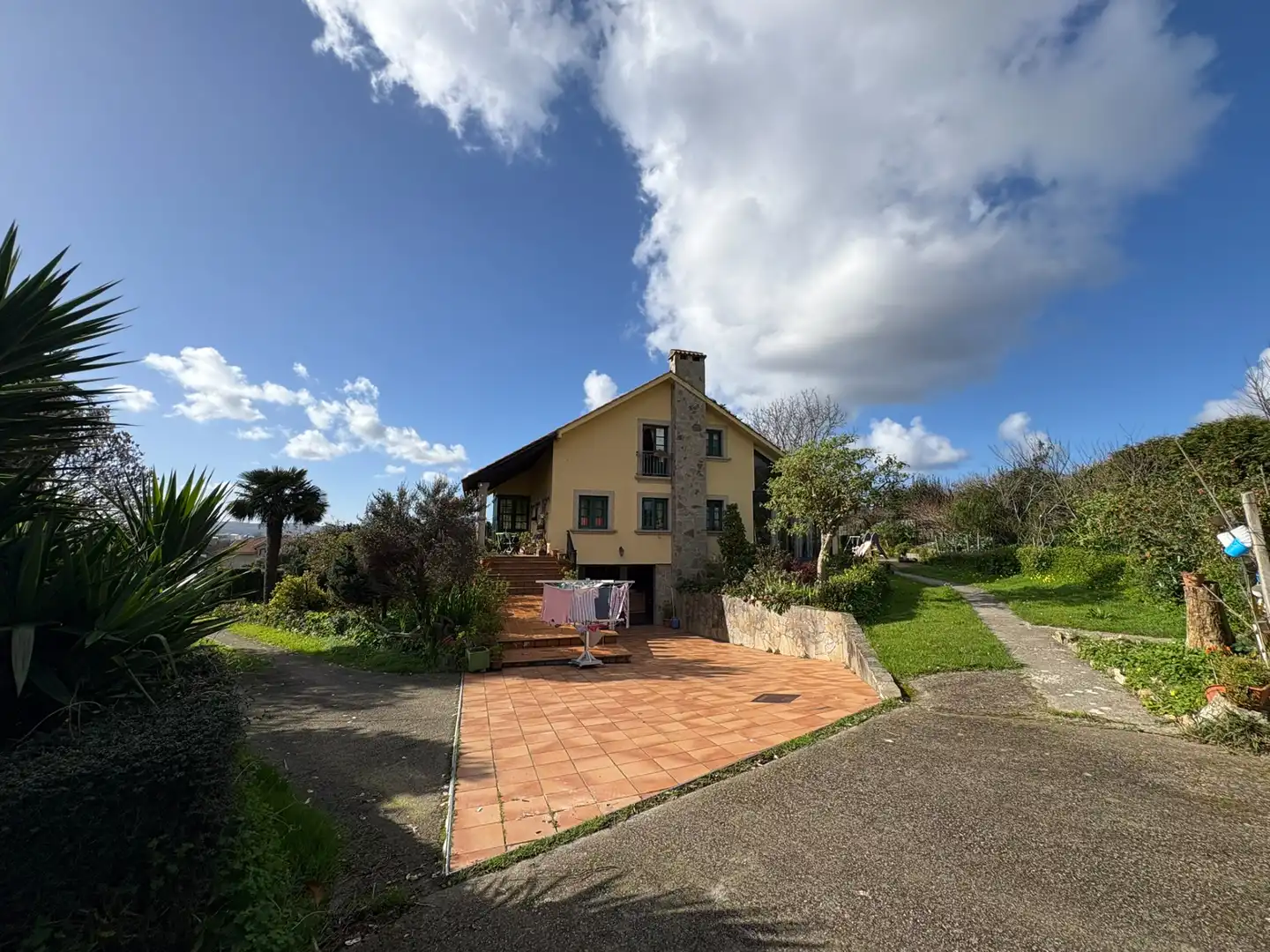 Vista exterior de Casa o chalet en venta en Narón con Calefacción, Jardín privado y Parquet