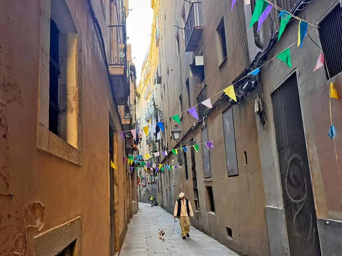 Außenansicht von Wohnung zum Verkauf in Barcelona mit Heizung