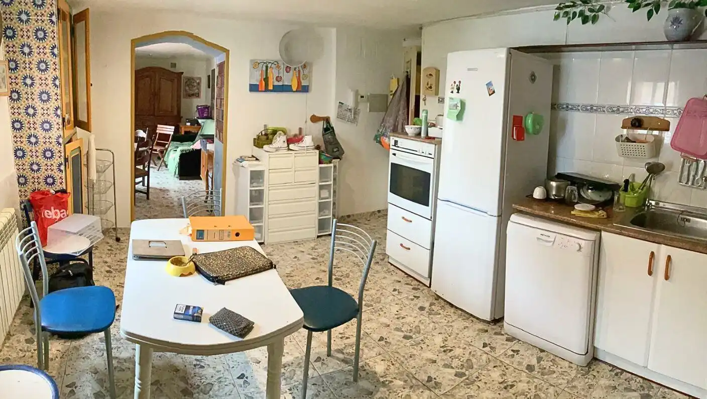 Cuina de Finca rústica en venda en Velilla de Jiloca amb Jardí privat, Terrassa i Traster