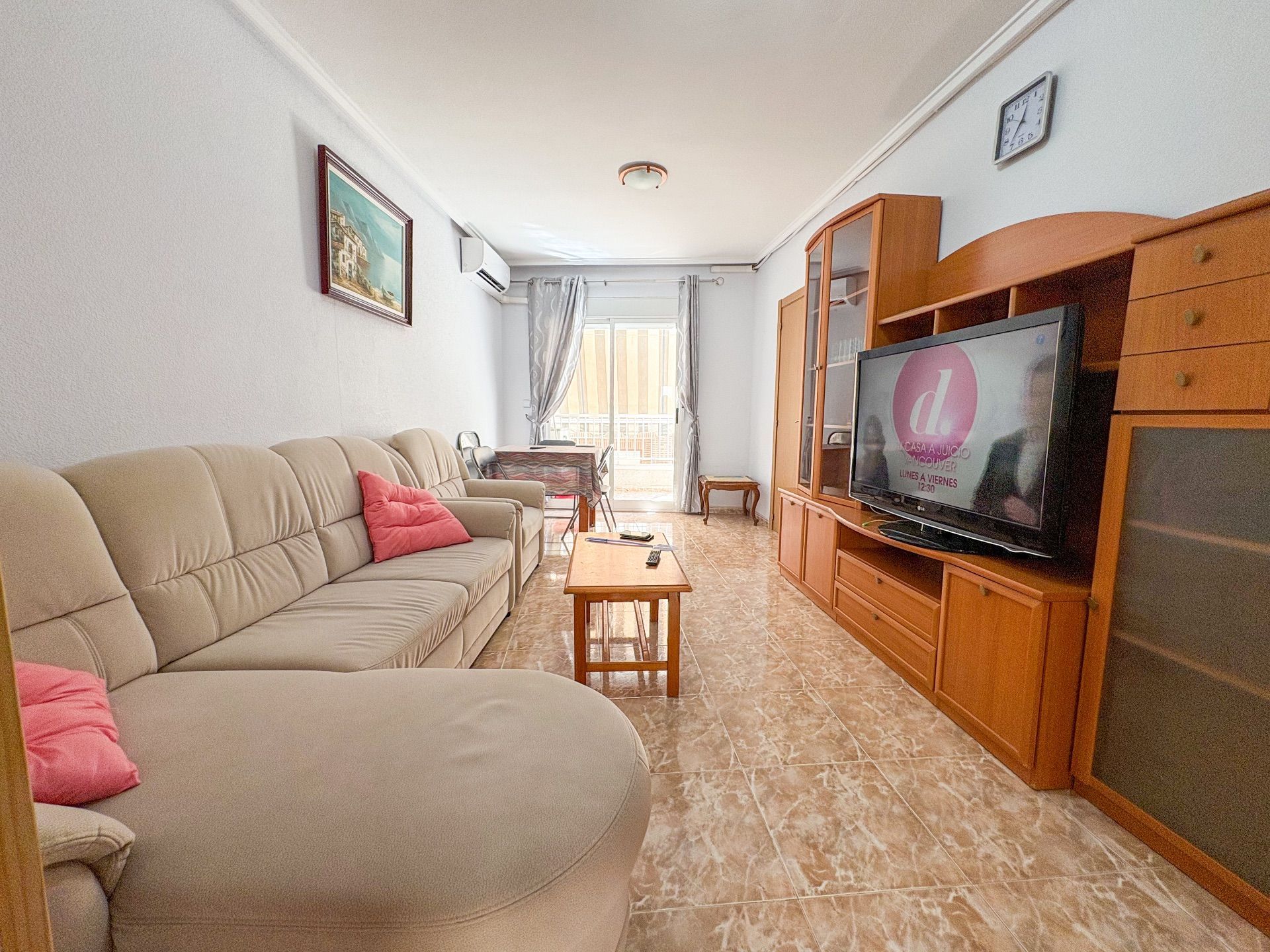 Sala de estar de Piso de alquiler en Torrevieja con Aire acondicionado, Calefacción y Terraza