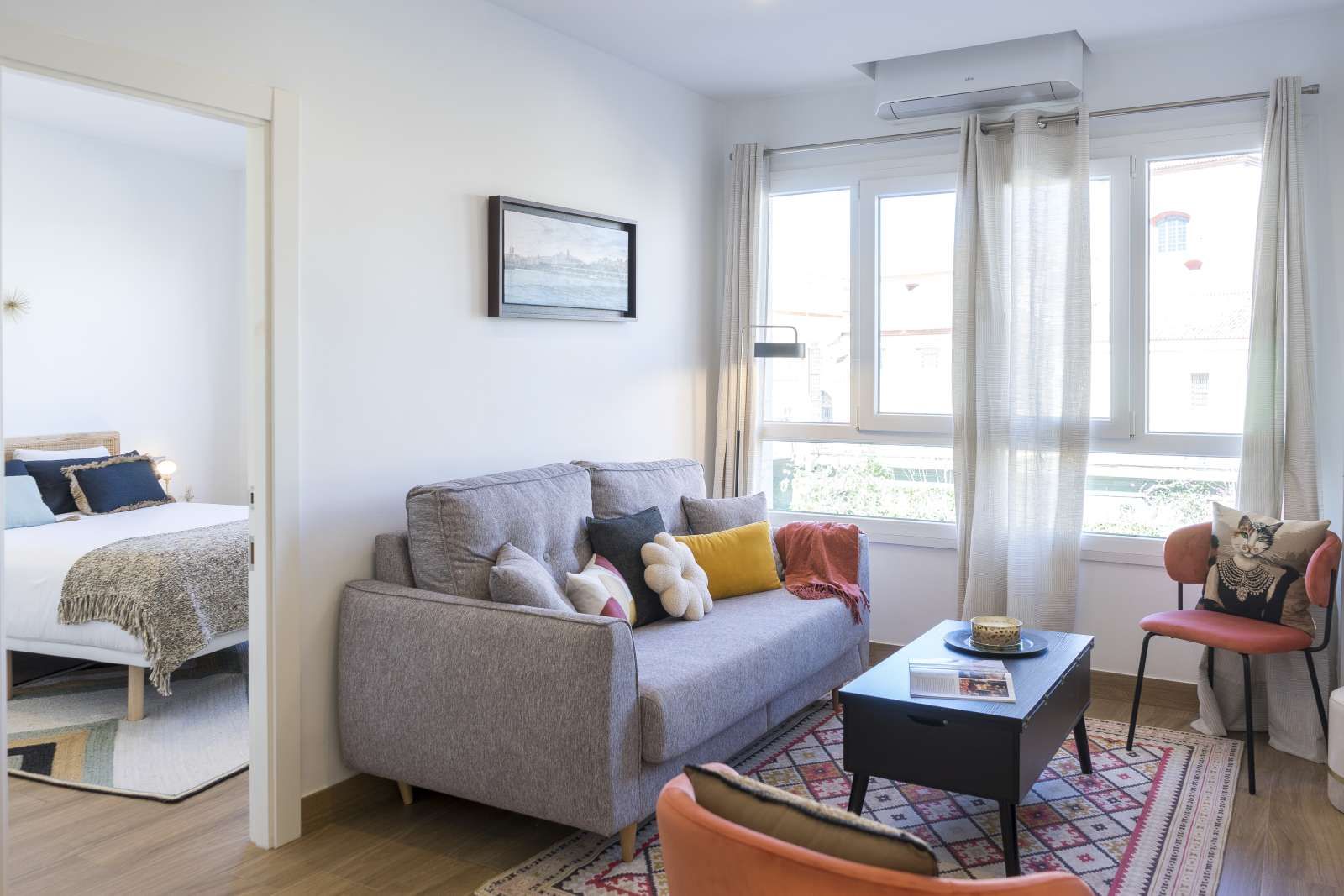 Living room of Study to share in Málaga Capital  with Air Conditioner and Terrace