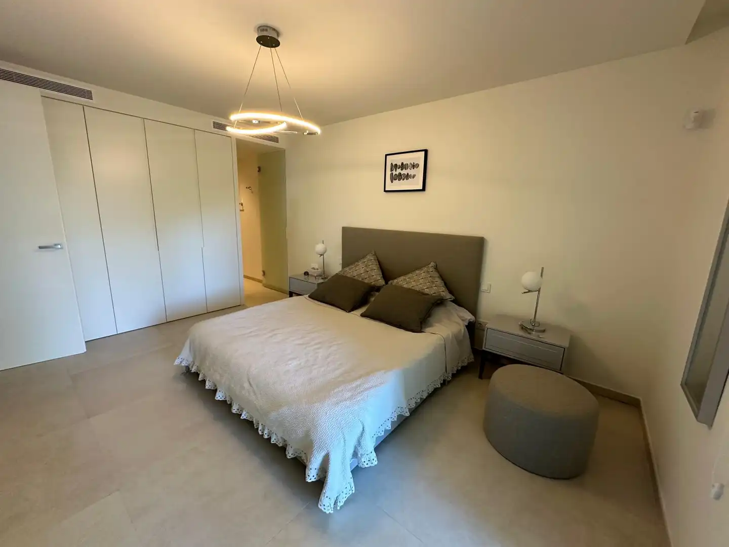 Habitación de Apartamento de alquiler en Marbella con Aire acondicionado, Terraza y Piscina