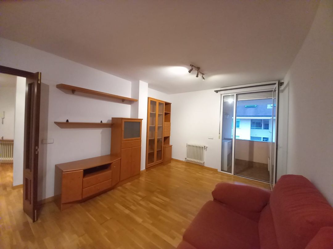 Sala d'estar de Dúplex en venda en El Astillero   amb Calefacció, Traster i Balcó