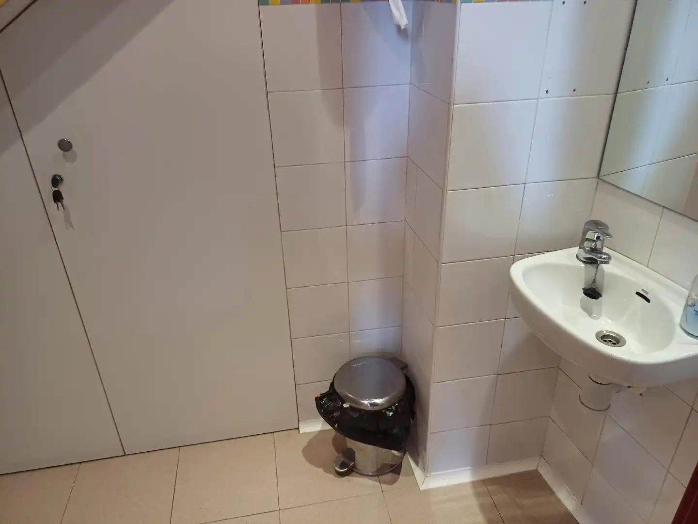 Bathroom of Commercial properties for rent in Vitoria - Gasteiz  with Air Conditioner, Parquet flooring and Furnished