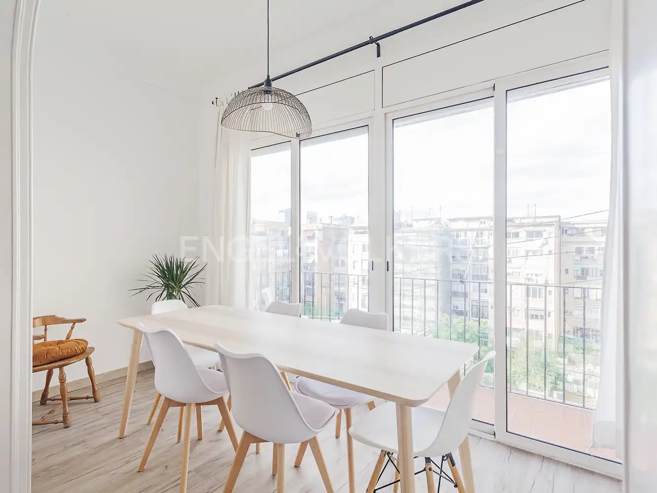 Comedor de Piso de alquiler en Barcelona con Aire acondicionado, Calefacción y Parquet