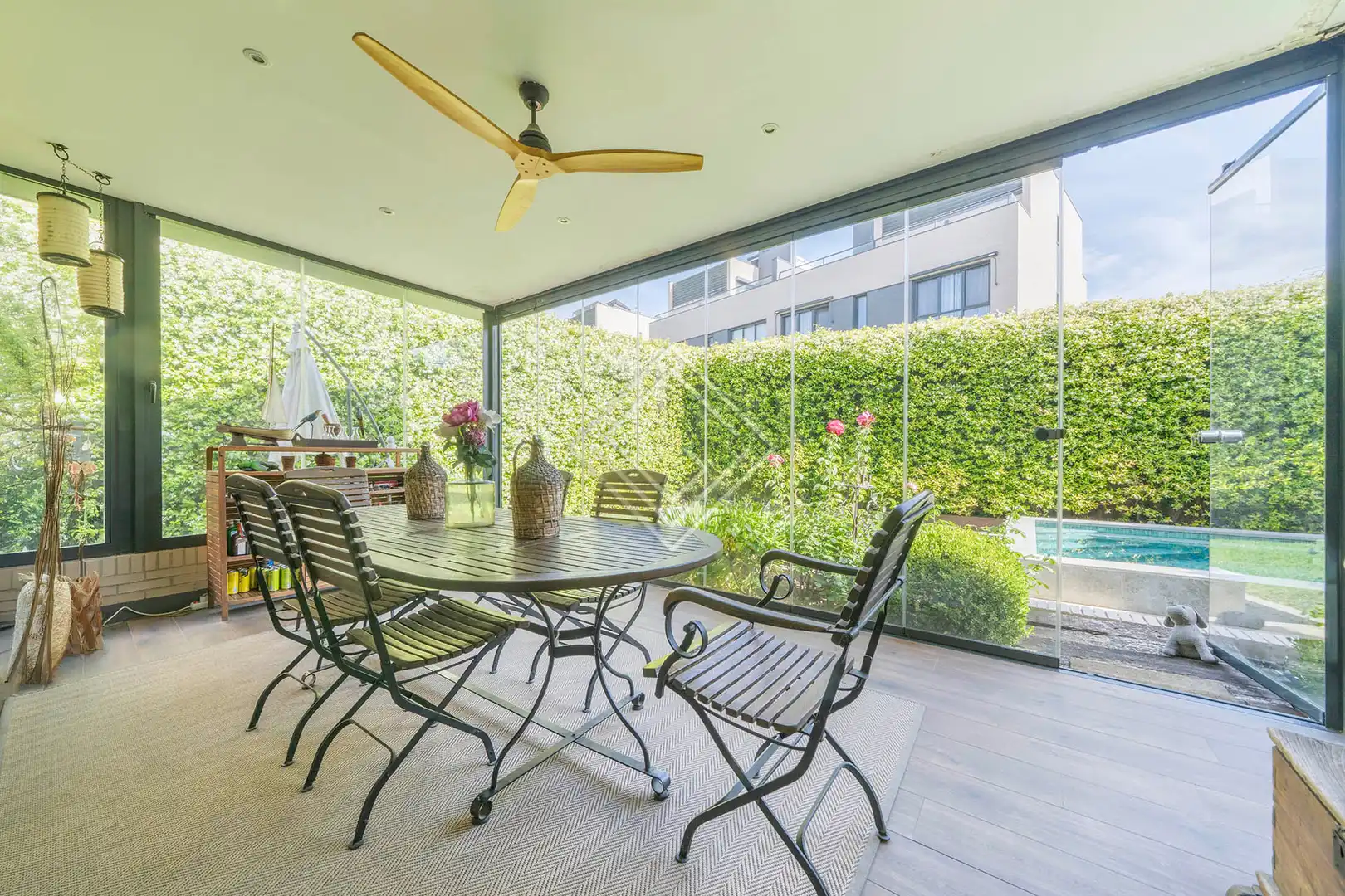 Terrasse von Einfamilien-Reihenhaus zum Verkauf in Madrid mit Klimaanlage, Heizung und Privatgarten