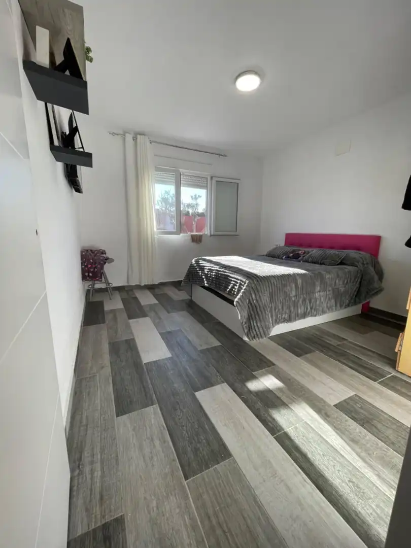 Bedroom of Houses for sale in Pedralba  with Air Conditioner, Swimming Pool and Alarm