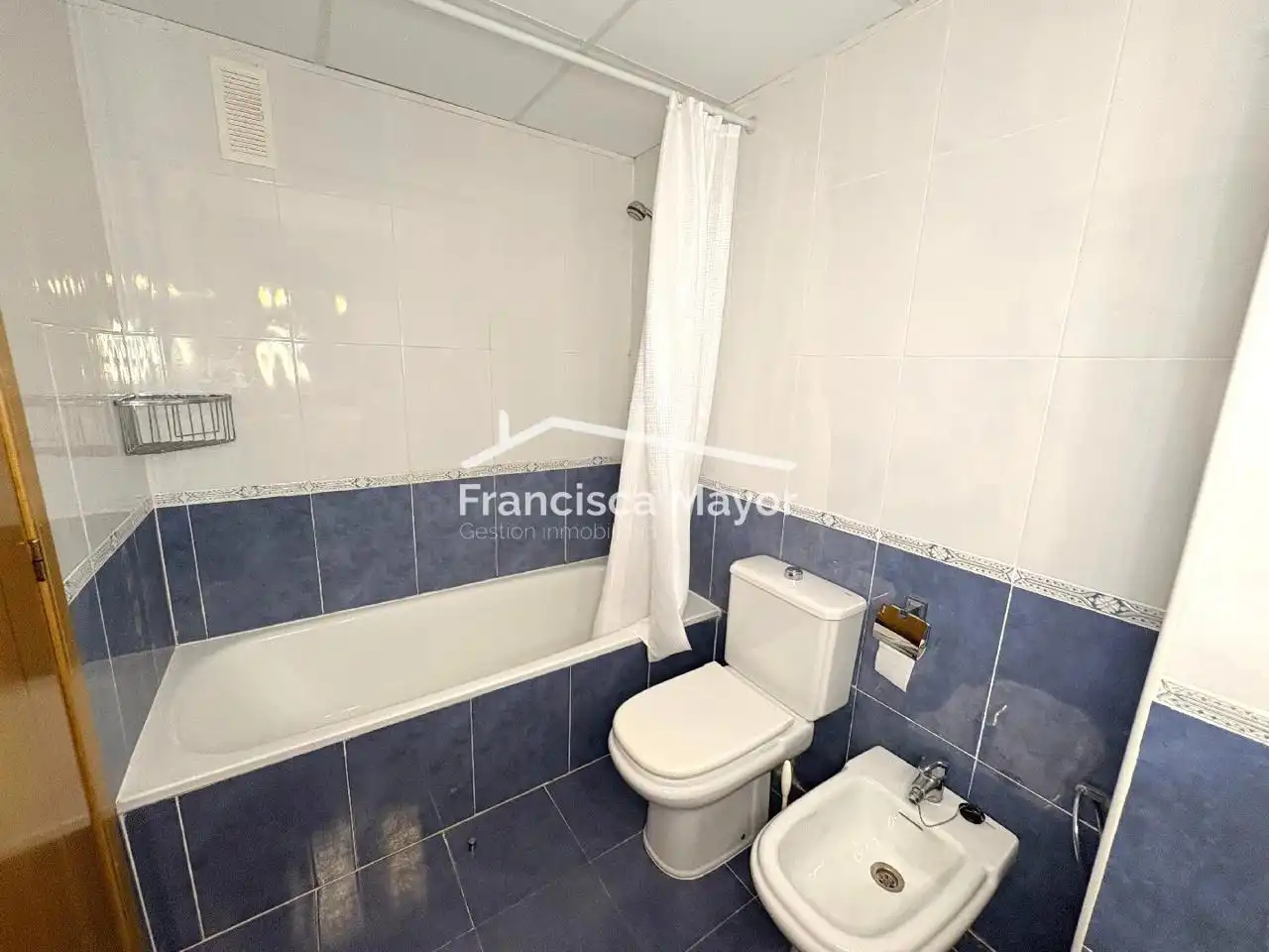 Baño de Piso en venta en Valencia con Aire acondicionado, Amueblado y Piscina comunitaria