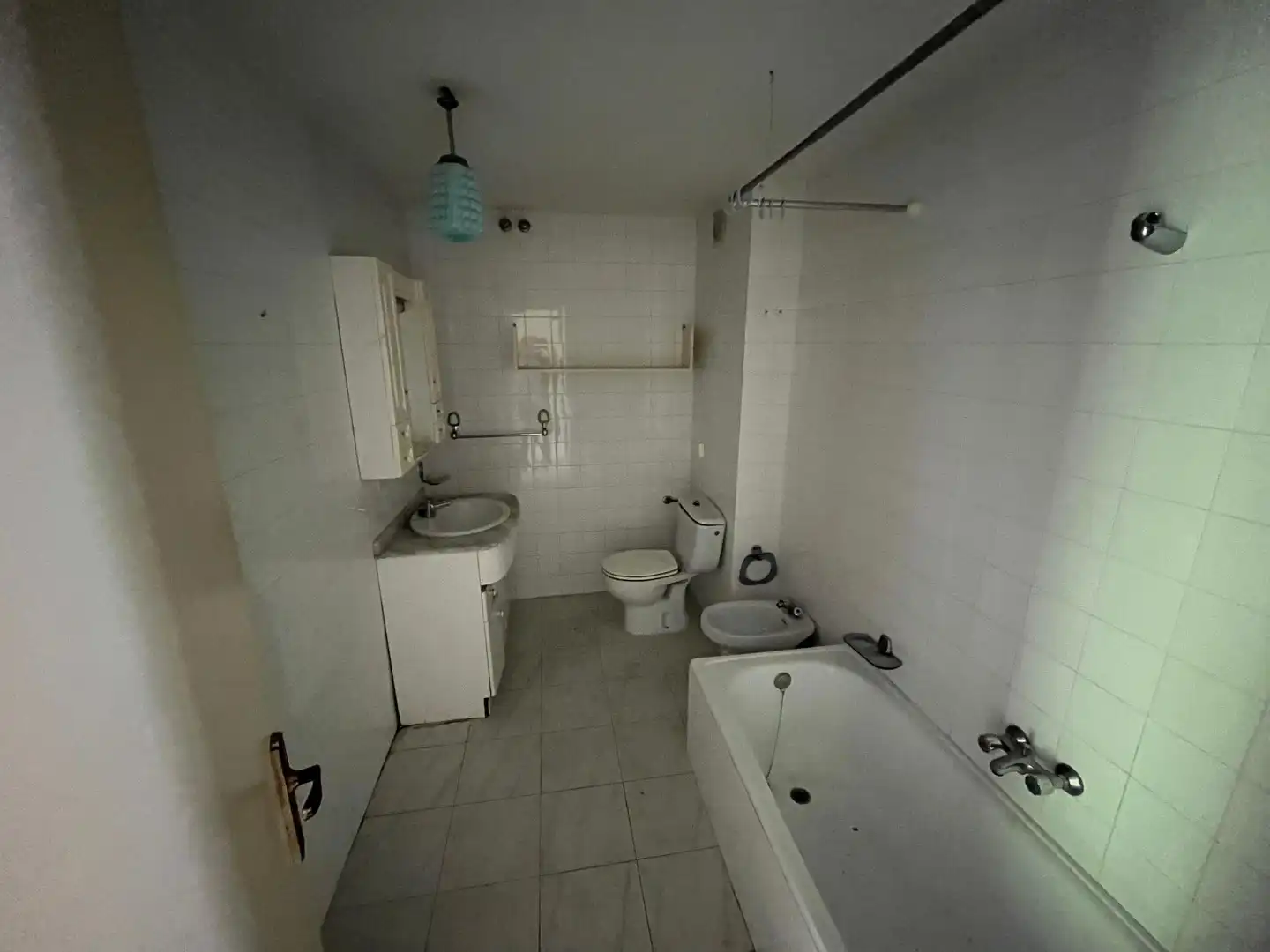 Baño de Piso en venta en O Barco de Valdeorras   con Terraza, Trastero y Balcón