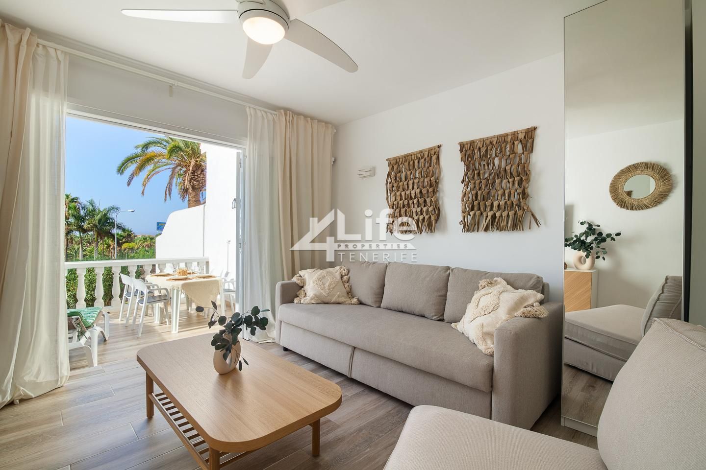Living room of Flat for sale in Adeje  with Air Conditioner, Terrace and Furnished