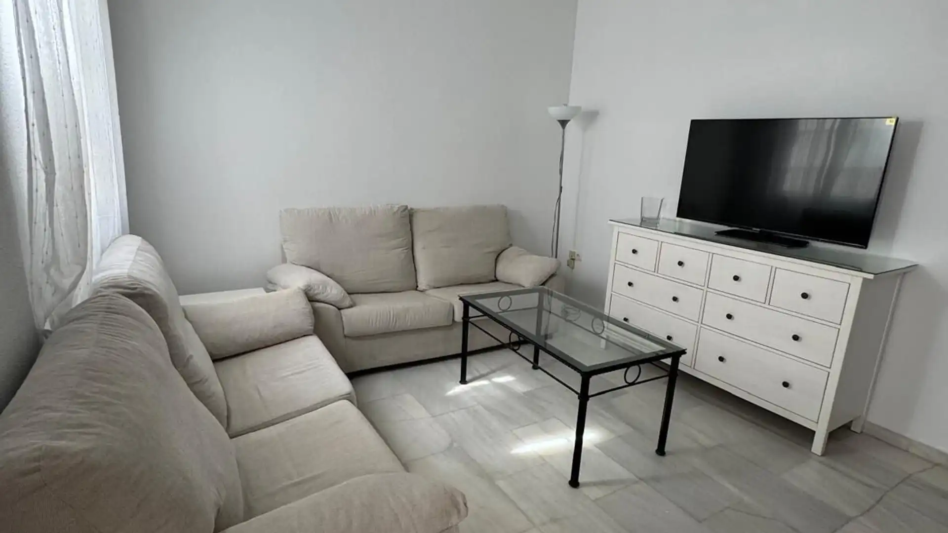 Sala de estar de Piso de alquiler en  Córdoba Capital con Aire acondicionado, Calefacción y Amueblado