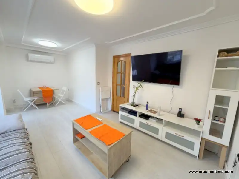 Living room of Flat for rent in Valencia  with Air Conditioner, Furnished and Oven