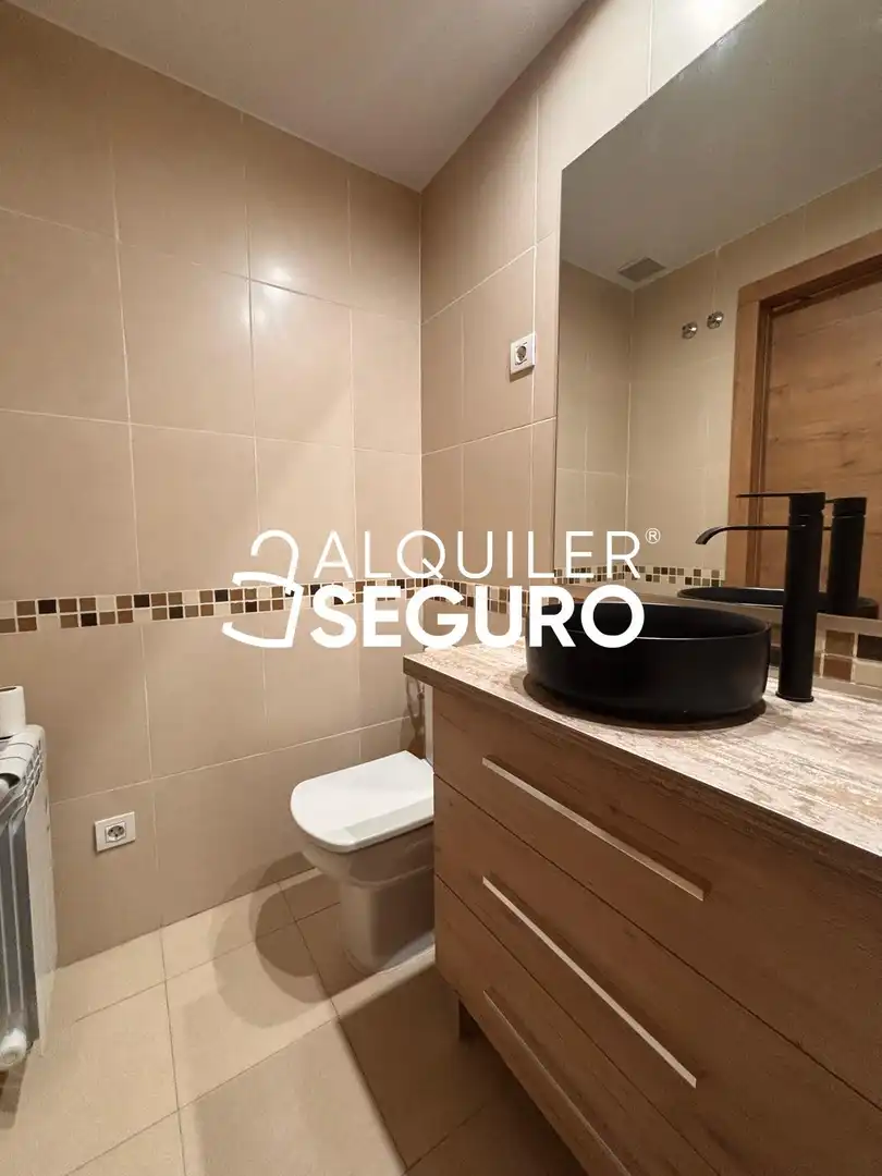 Bathroom of Attic for rent in Madrid  with Air Conditioner, Heating and Terrace