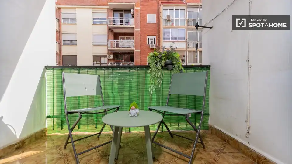 Terrassa de Pis de lloguer en Valencia amb Aire condicionat, Calefacció i Moblat