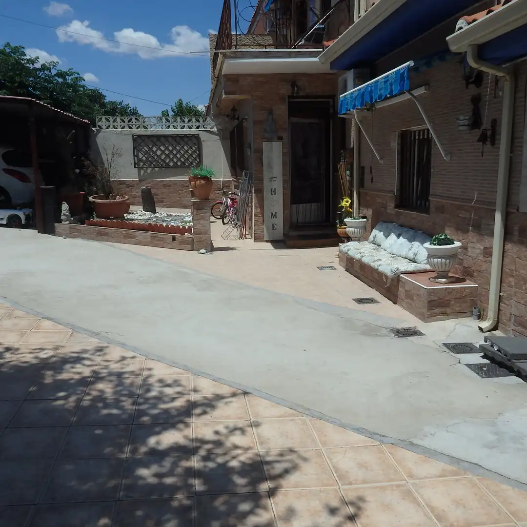 Terrassa de Casa o xalet en venda en Cedillo del Condado amb Aire condicionat, Calefacció i Jardí privat