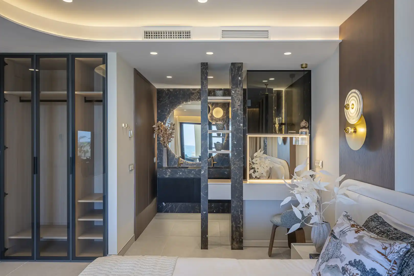 Dormitori de Apartament en venda en Estepona amb Aire condicionat, Terrassa i Traster