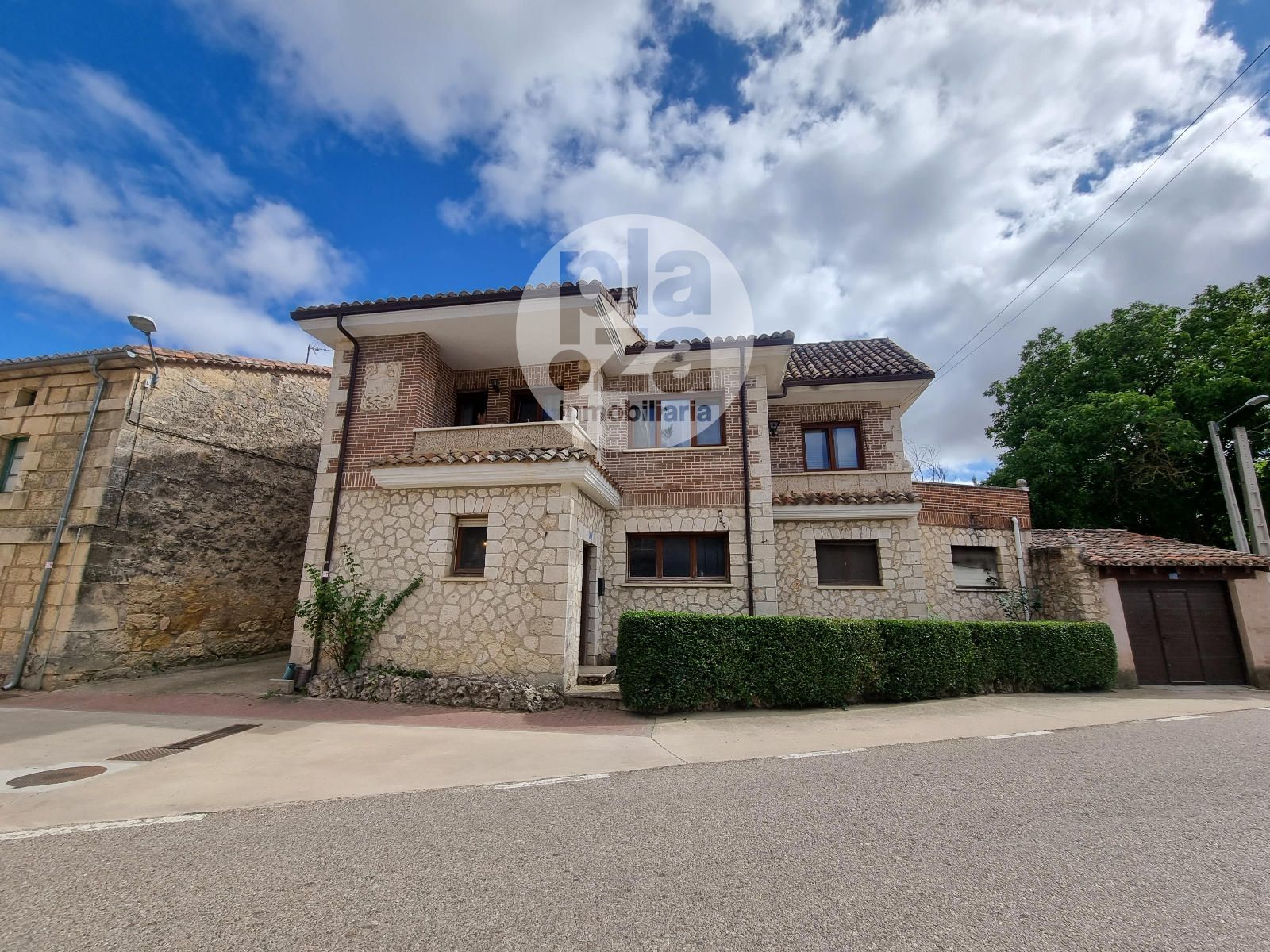 Vista exterior de Casa o xalet en venda en Orbaneja Riopico amb Calefacció