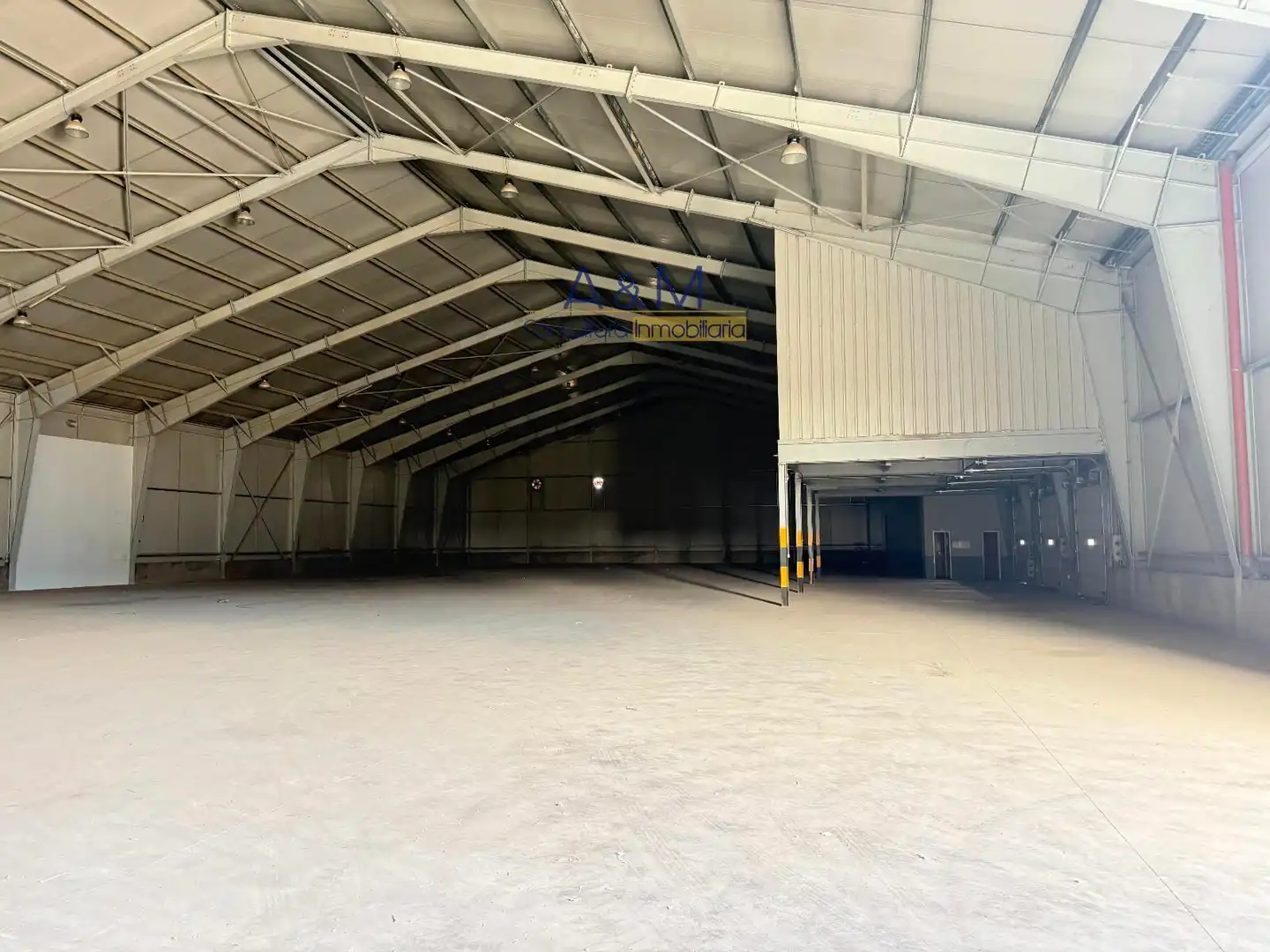 Nave industrial de alquiler en Villabrázaro