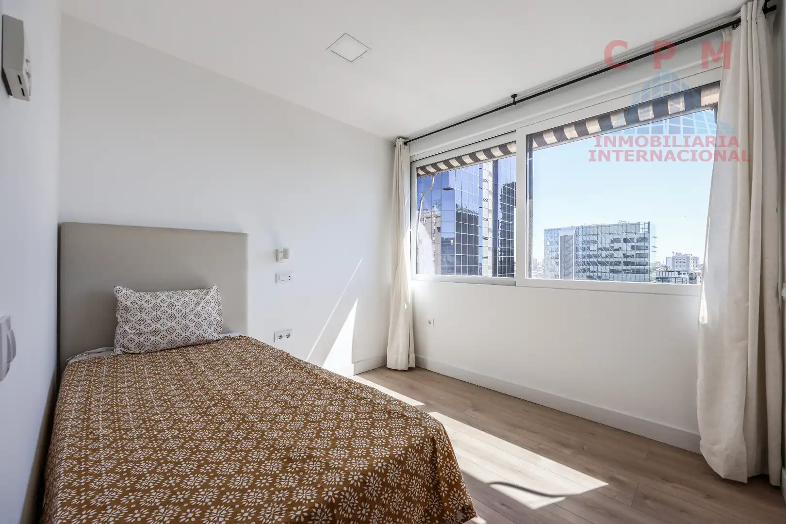 Schlafzimmer von Wohnung zur Miete in Madrid mit Klimaanlage, Heizung und Parkett