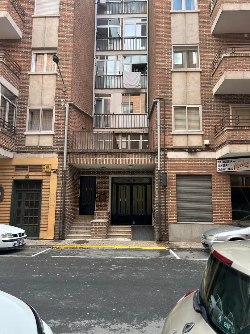 Vista exterior de Piso en venta en Arévalo con Calefacción, Terraza y Amueblado