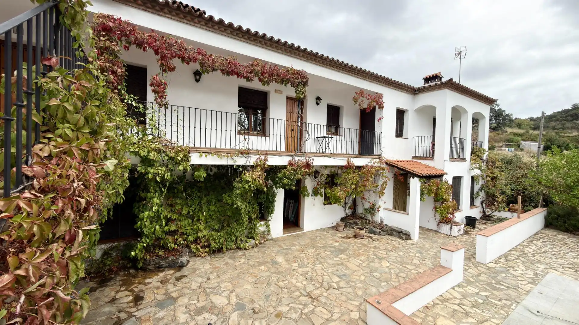 Außenansicht von Gebäude zum Verkauf in Almonaster la Real, Huelva